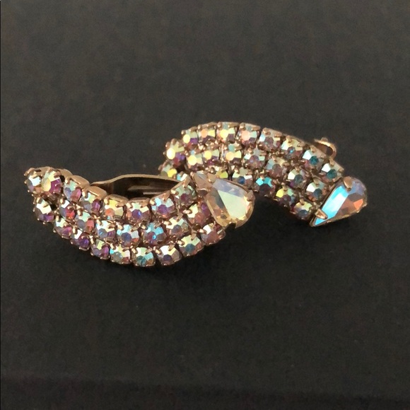 VINTAGE RAINBOW CRYSTAL CLIPON EARRINGS - Picture 2 of 8